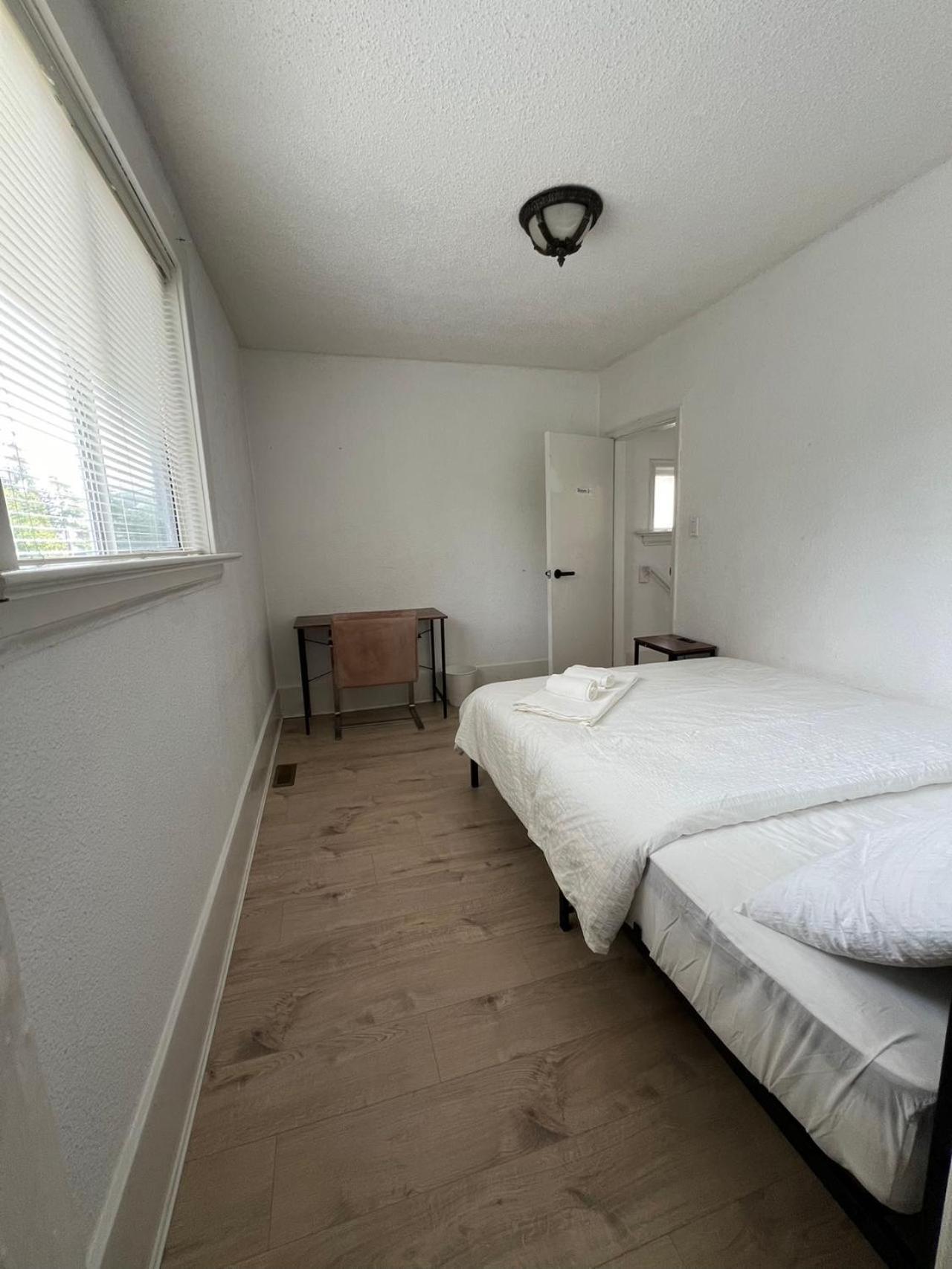 Larch House In Vancouver West Esterno foto