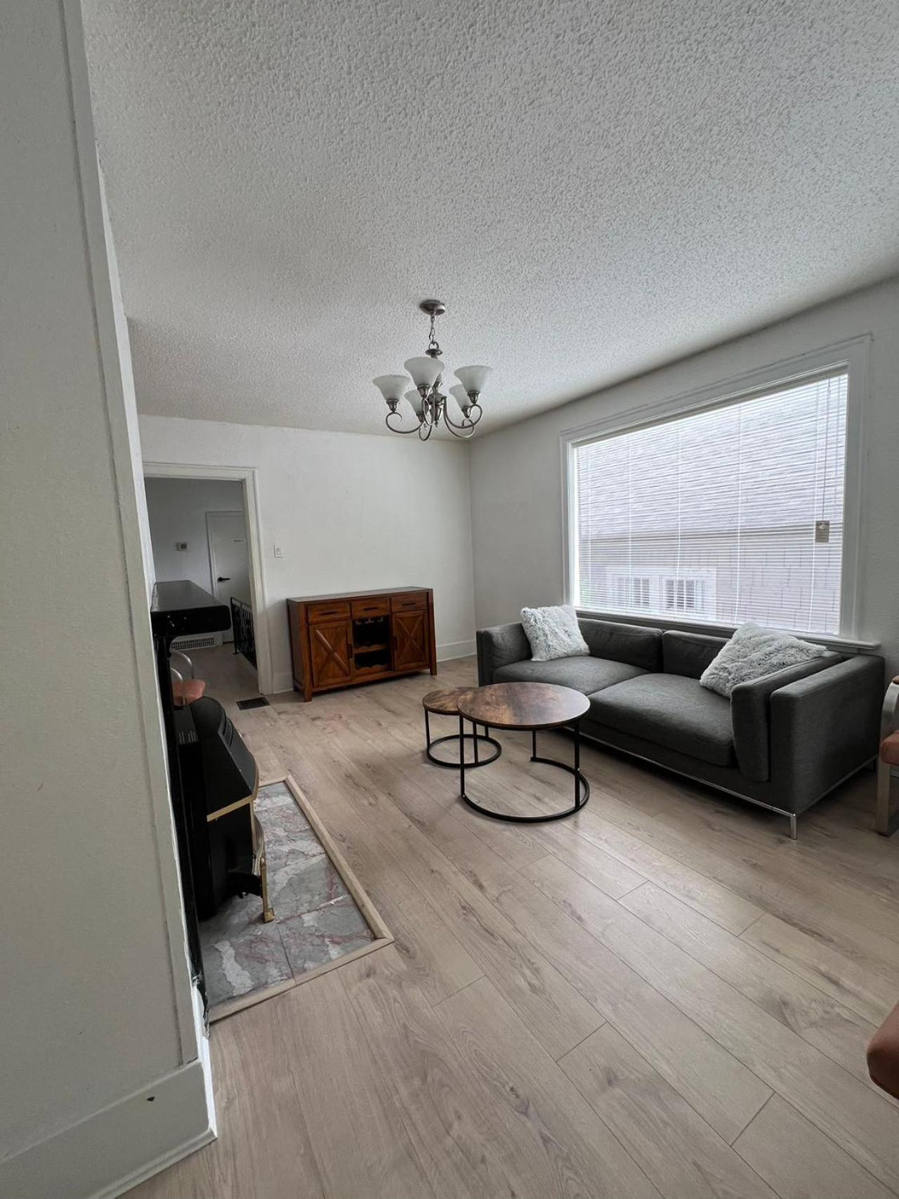 Larch House In Vancouver West Esterno foto